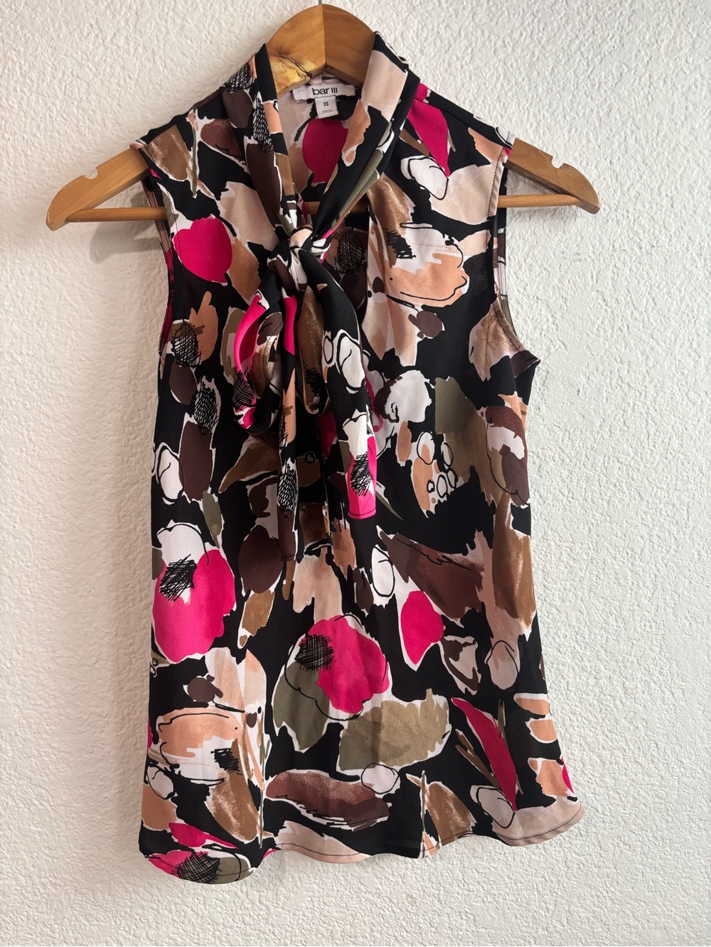 Bar III Black Floral Tie-Neck Sleeveless Blouse Pink Brown Print Sleeveless XS